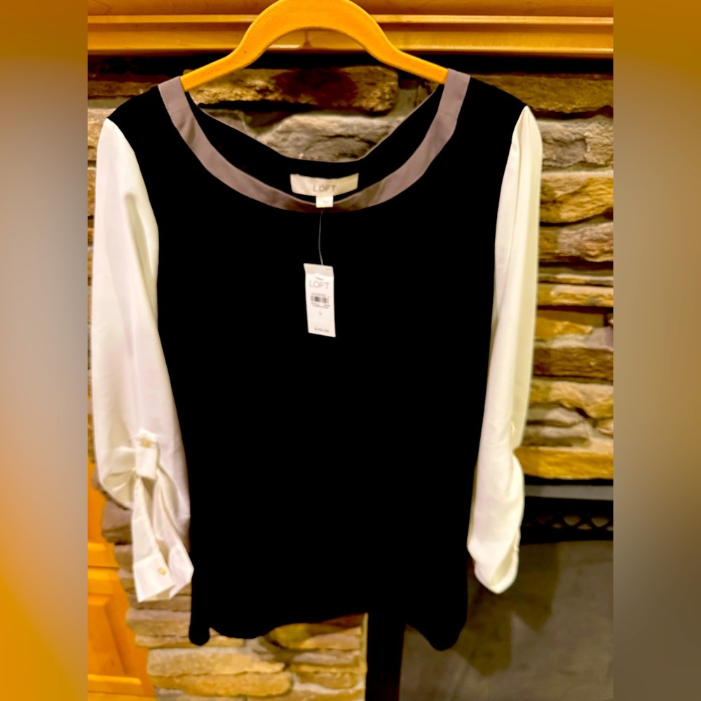 Women’s LOFT NWT blouse size Large